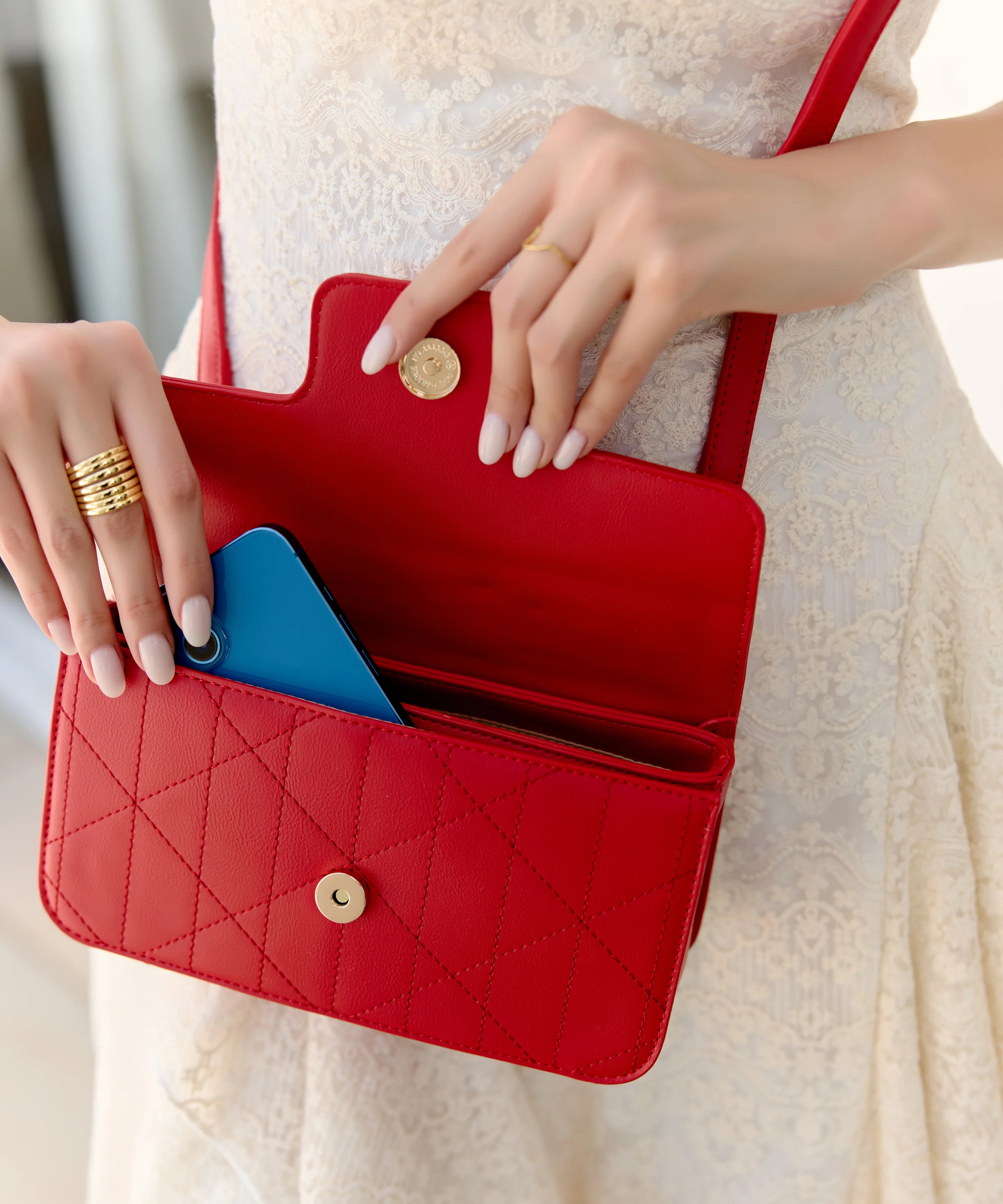 SCARLET RED