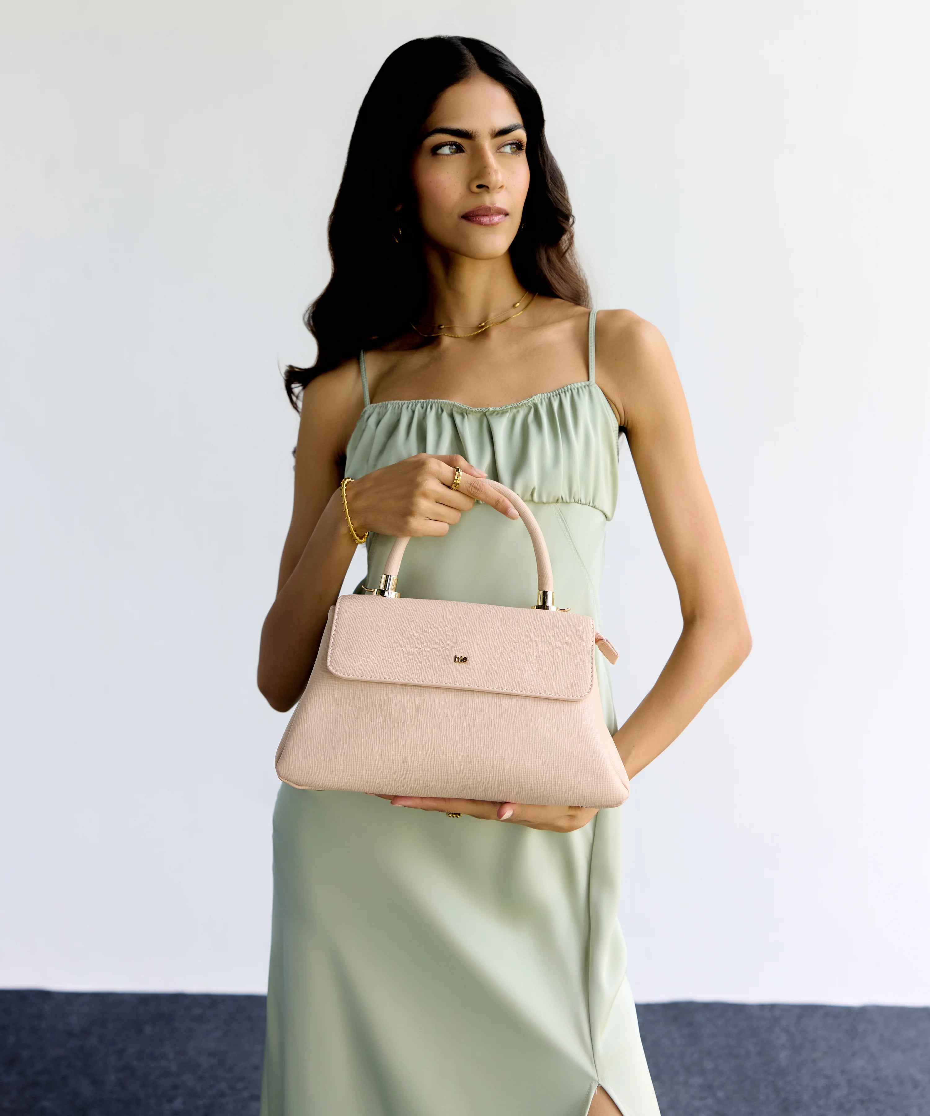 BLUSH BEIGE
